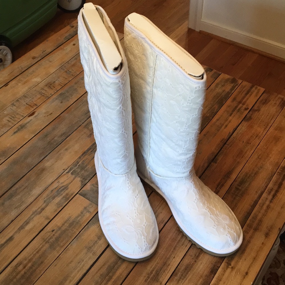 🌟Brand New!!!🌟 Classic canvas UGGs!!!